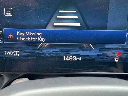 Used 2025 Chevrolet Suburban LT w/ Comfort Package image 24