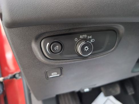 Used 2024 GMC Terrain SLE w/ Driver Convenience Package image 20