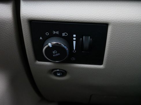 Used 2020 Jeep Grand Cherokee Limited w/ Luxury Group II image 27