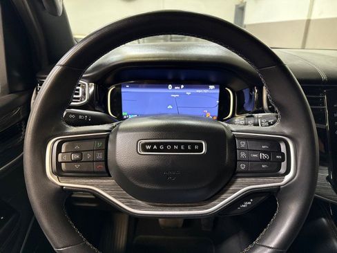 Used 2022 Jeep Wagoneer Series III w/ Rear Seat Video Group 1 image 32