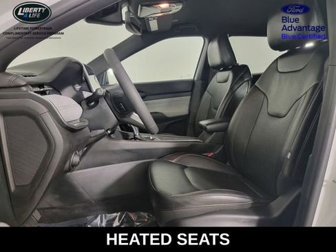 Used 2023 Jeep Compass Latitude image 13