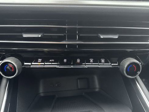 New 2026 Chevrolet Traverse LT w/ Enhanced Driving Package FWD image 13