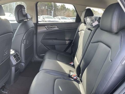 Certified 2026 Kia Sportage EX FWD image 4