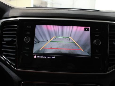 Used 2023 Volkswagen Atlas SE AWD/4WD image 4