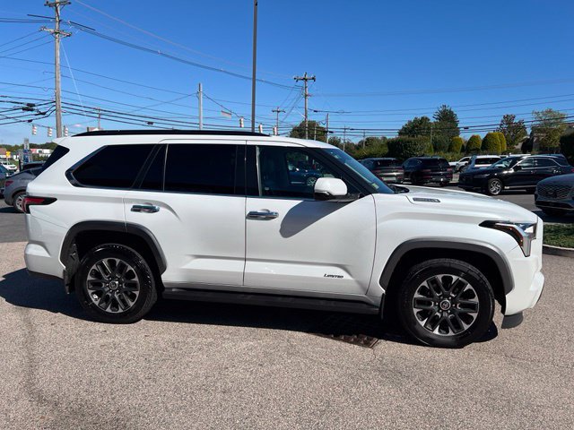 Used 2023 Toyota Sequoia Limited w/ Tow Technology Package AWD/4WD image 10