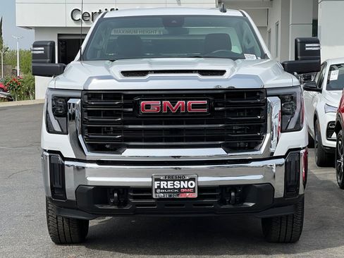 New 2026 GMC Sierra 3500 Pro AWD/4WD image 3