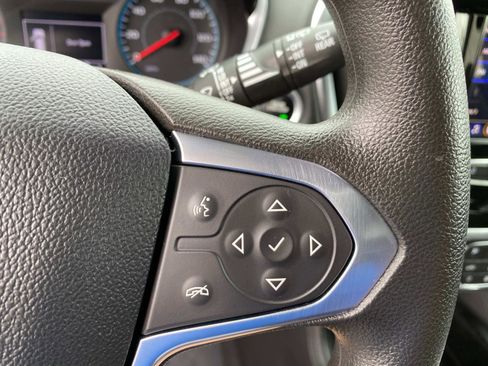 Used 2021 Chevrolet Traverse LS image 16