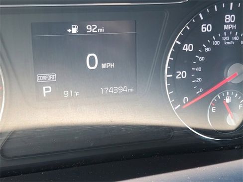 Used 2019 Kia Sorento LX image 16