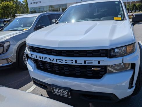 Used 2022 Chevrolet Silverado 1500 Custom AWD/4WD image 7