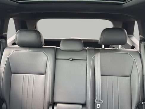 Used 2024 Volkswagen Tiguan SE R-Line AWD/4WD image 19