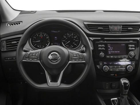 Used 2018 Nissan Rogue Sport SV FWD image 10