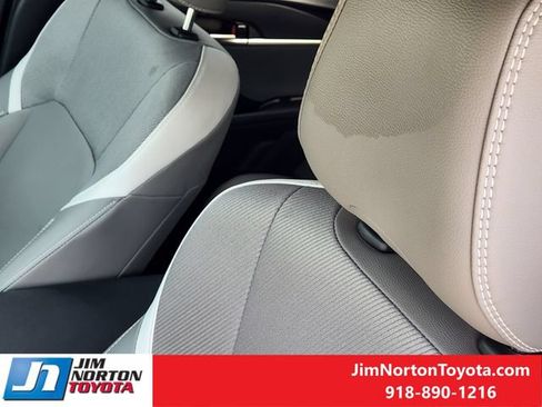 Used 2025 Toyota Camry SE w/ Convenience Package AWD/4WD image 16