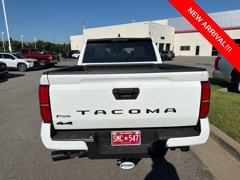 Used 2026 Toyota Tacoma SR5 AWD/4WD image 5