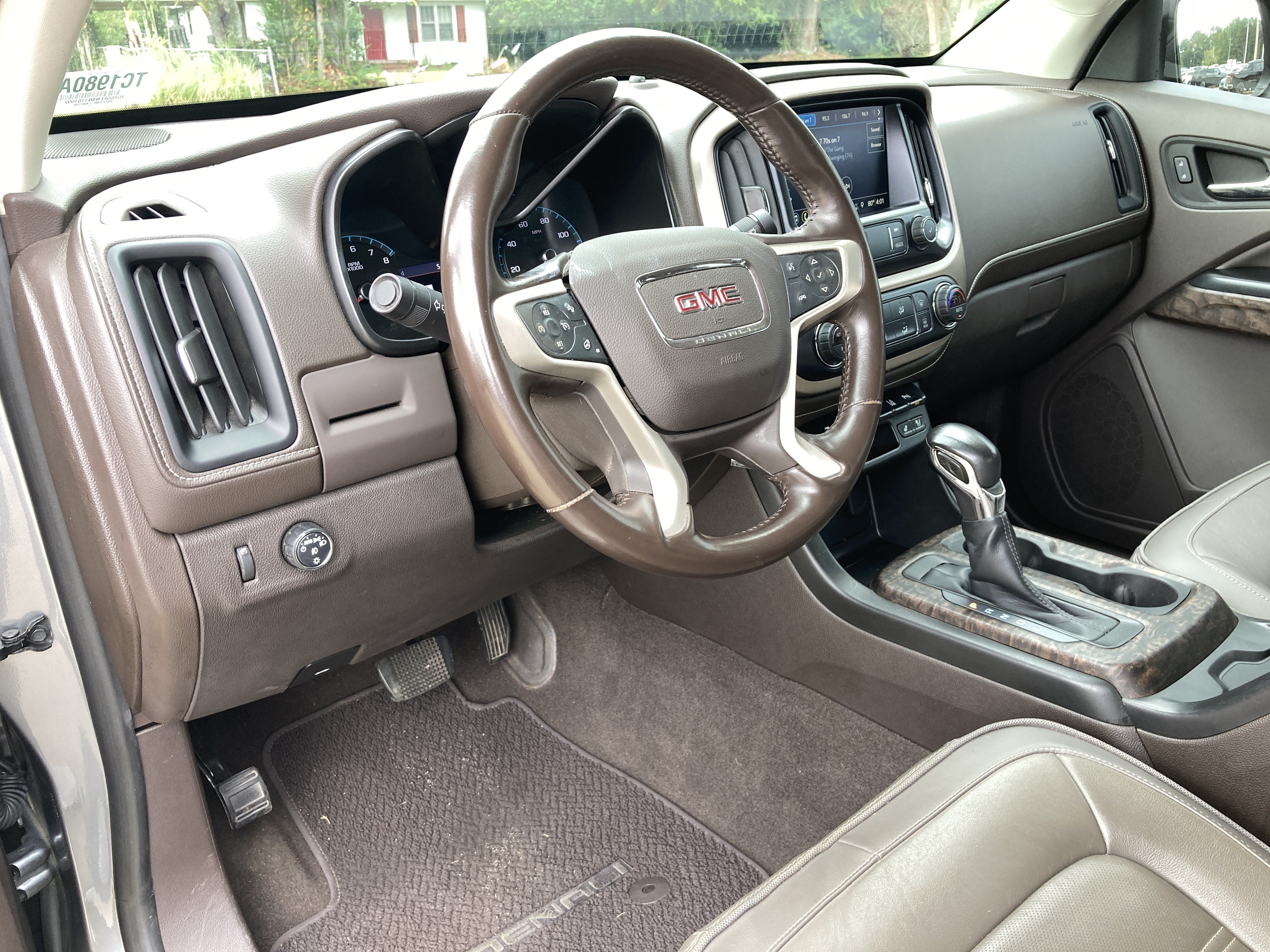 Used 2022 GMC Canyon Denali RWD image 10
