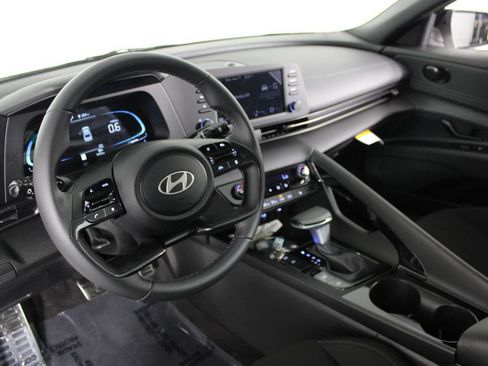 Certified 2026 Hyundai Elantra SEL Sport Premium FWD image 18