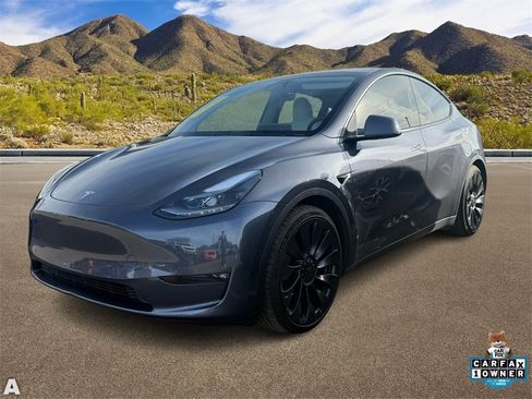 Used 2023 Tesla Model Y Performance image 2