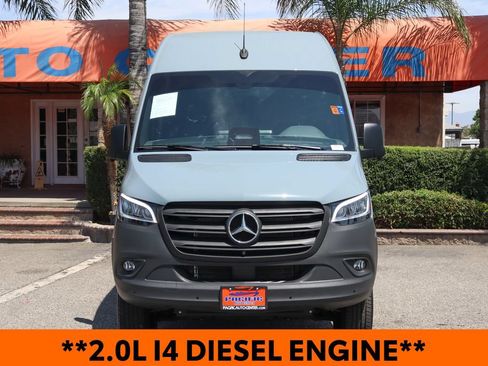 Used 2025 Mercedes-Benz Sprinter 2500 image 3