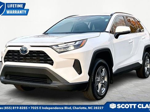 Used 2024 Toyota RAV4 XLE image 3