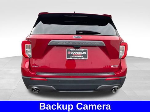 Used 2024 Ford Explorer XLT w/ Equipment Group 202A AWD/4WD image 4