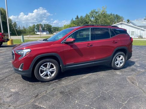 Used 2018 GMC Terrain SLE w/ Driver Convenience Package AWD/4WD image 2