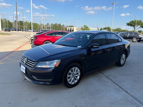 Used 2014 Volkswagen Passat 1.8T Wolfsburg Edition image 4