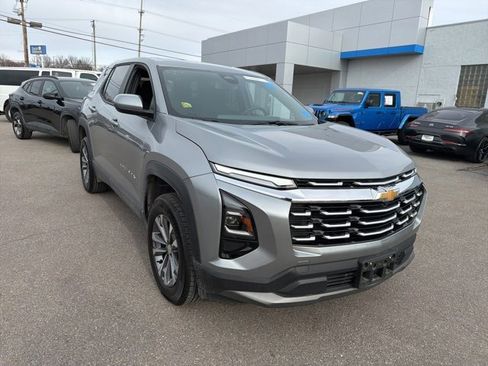 Used 2025 Chevrolet Equinox LT image 9