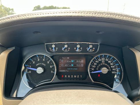 Used 2011 Ford F150 Lariat w/ Lariat Chrome Pkg RWD image 28