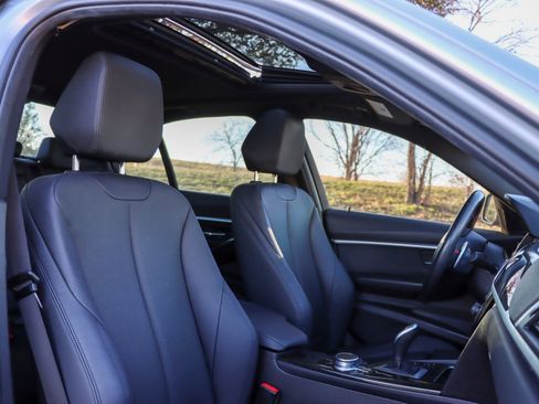 Used 2017 BMW 330i Sedan image 21