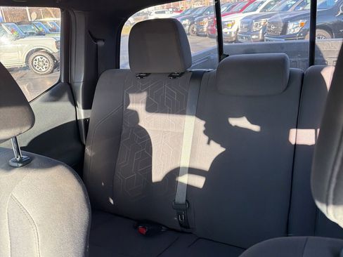 Used 2017 Toyota Tacoma TRD Sport image 2