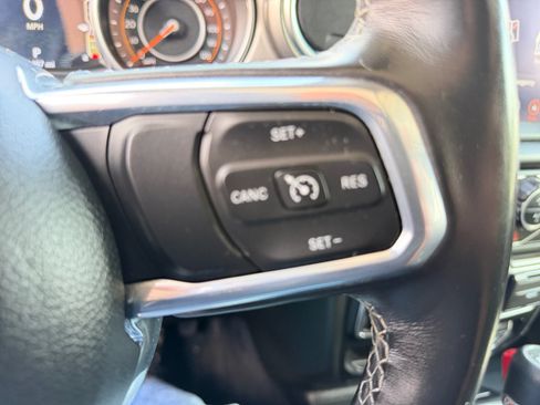 Used 2023 Jeep Wrangler Unlimited Sahara w/ Cold Weather Group AWD/4WD image 21