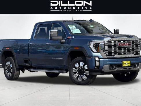 Used 2025 GMC Sierra 3500 Denali w/ Denali Reserve Package AWD/4WD image 1