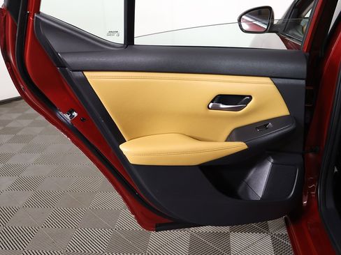 Used 2021 Nissan Sentra SV w/ SV Premium Package image 25