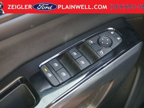 Used 2023 Nissan Pathfinder SL w/ SL Premium Package AWD/4WD image 33