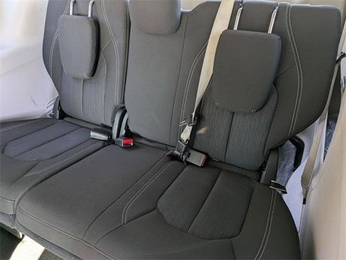 Certified 2023 Chrysler Voyager LX image 24