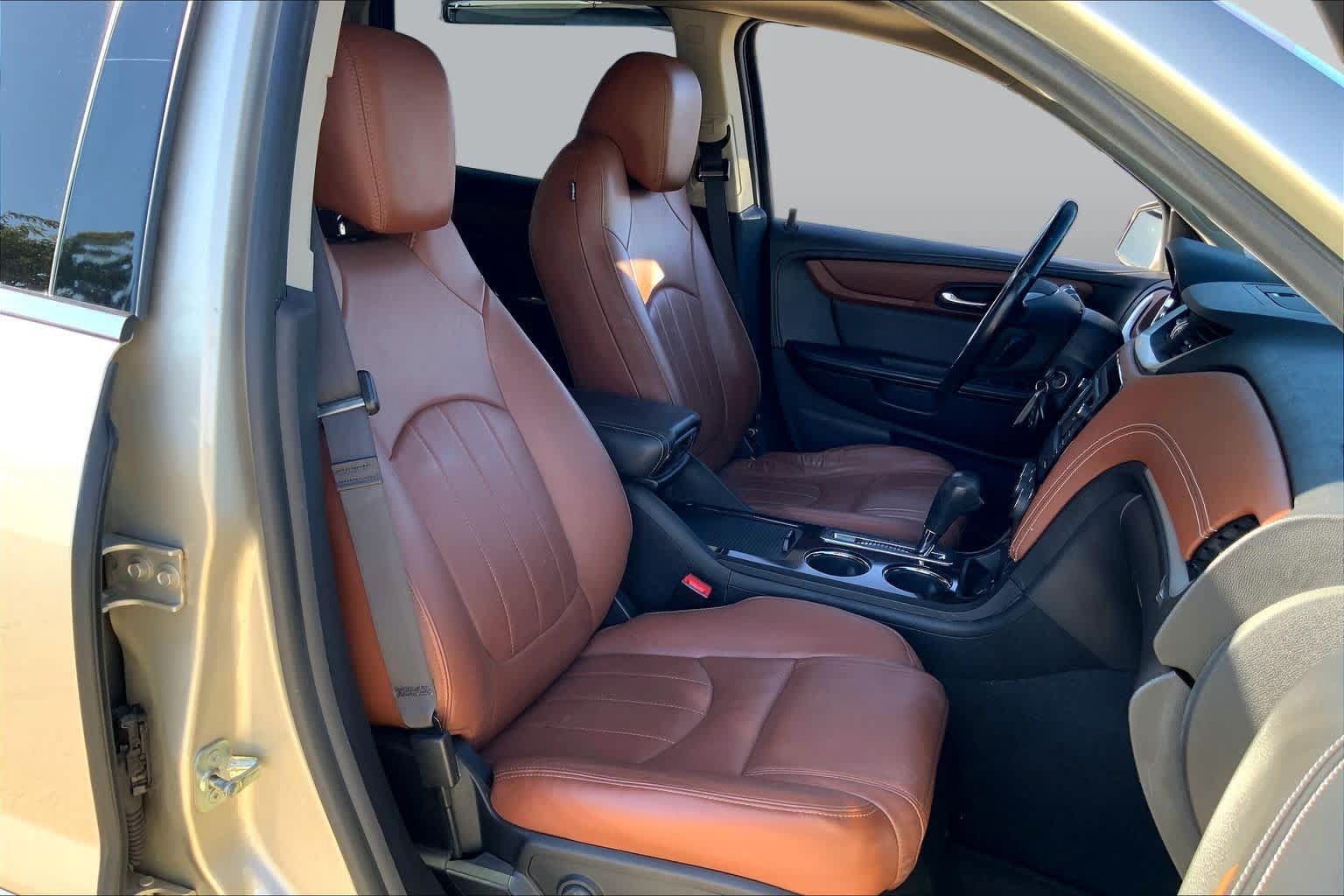 Used 2016 Chevrolet Traverse LTZ FWD image 9