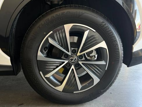 Used 2025 Lexus RZ 300e FWD image 10