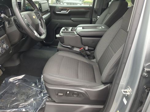 Used 2024 Chevrolet Silverado 1500 LT AWD/4WD image 16