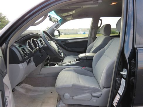 Used 2005 Toyota 4Runner SR5 image 22