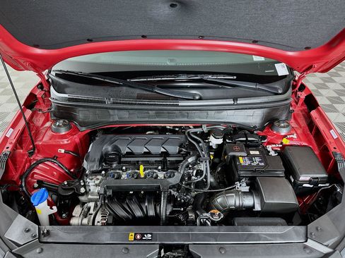 Used 2025 Hyundai Venue SEL image 32