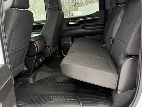 Used 2024 Chevrolet Silverado 1500 LT AWD/4WD image 8