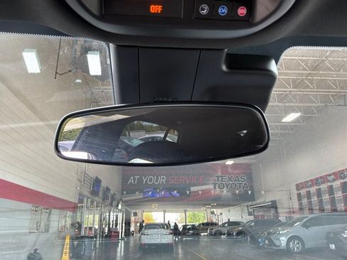 Used 2025 Buick Envista Preferred FWD image 19