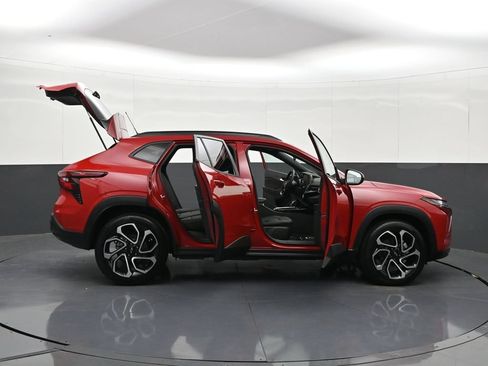 Used 2026 Chevrolet Trax RS w/ Sunroof Package FWD image 38