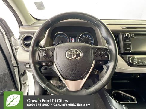 Used 2017 Toyota RAV4 XLE FWD image 8