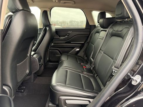 Used 2023 Lincoln Corsair AWD image 33