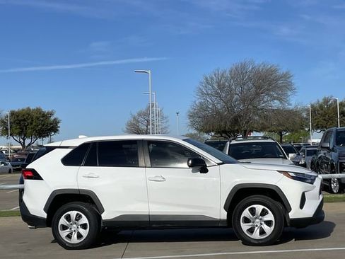 Used 2023 Toyota RAV4 LE image 3