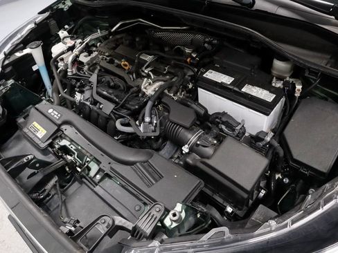 Used 2022 Toyota Corolla Cross XLE w/ Convenience Package AWD/4WD image 19