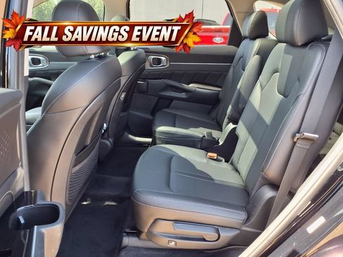 Used 2023 Kia Sorento SX AWD/4WD image 12