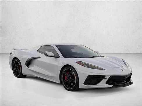 Used 2022 Chevrolet Corvette Stingray Convertible w/ Z51 Performance Package RWD image 3