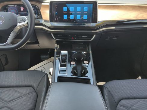 Certified 2026 Volkswagen Atlas SE FWD image 27