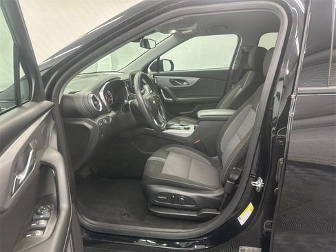 Used 2024 Chevrolet Blazer LT image 9